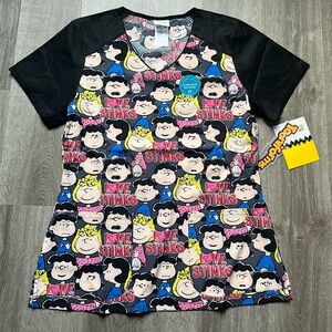 NWT Women’s Small Tooniforms Love Stinks Peanuts Scrub Top
